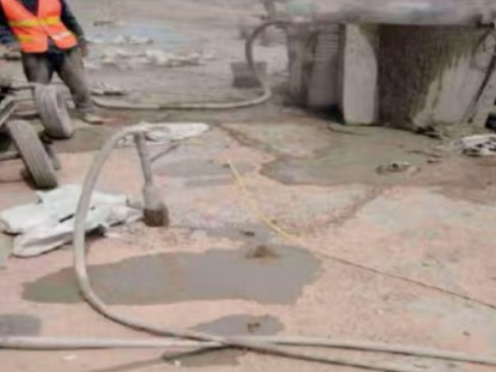 围场水泥混凝土路面板底注浆技术 路面脱空注浆整治方案