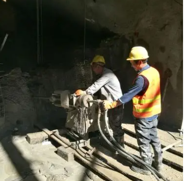 围场水下抗分散灌浆料特点 水下不分散注浆料介绍